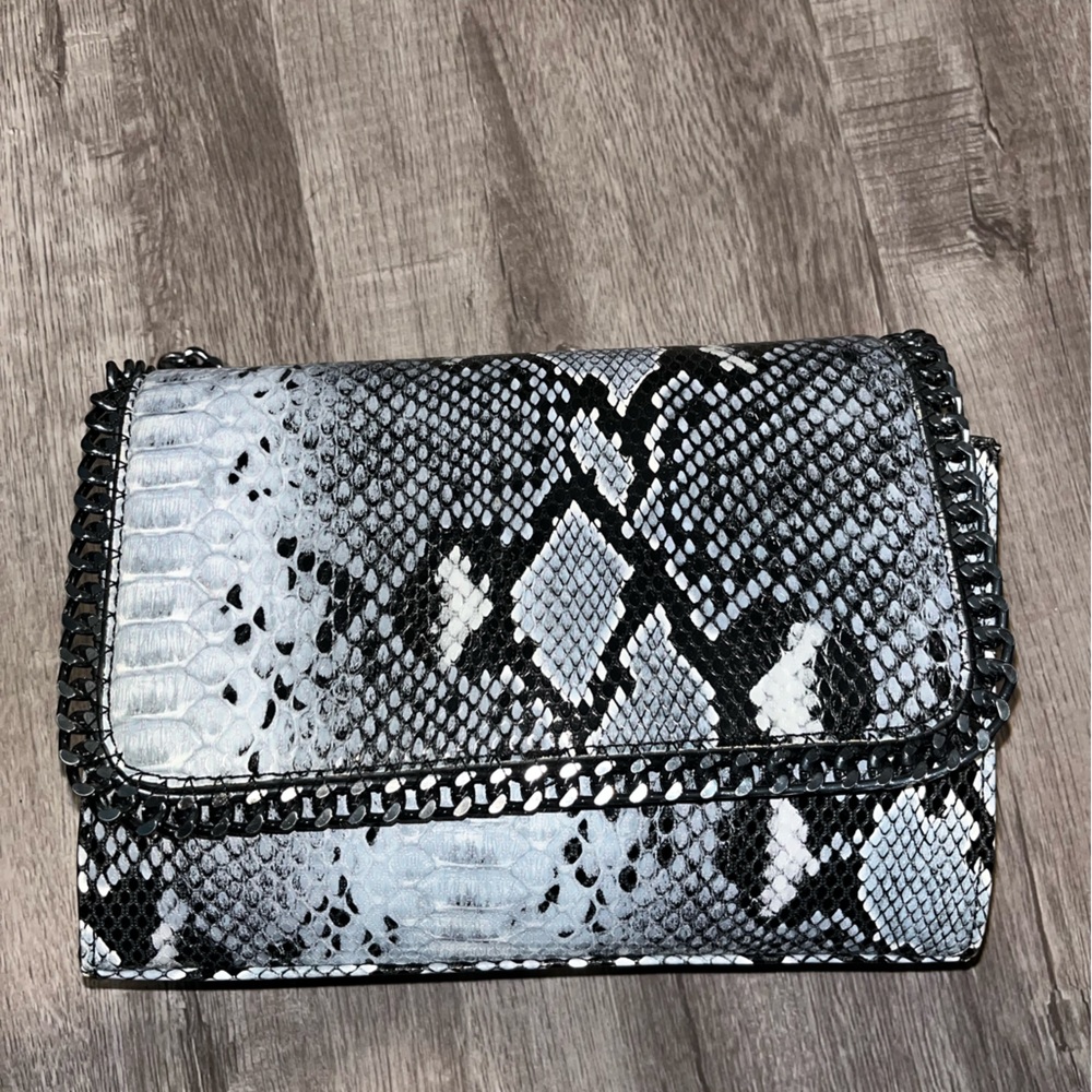 Mid size purse